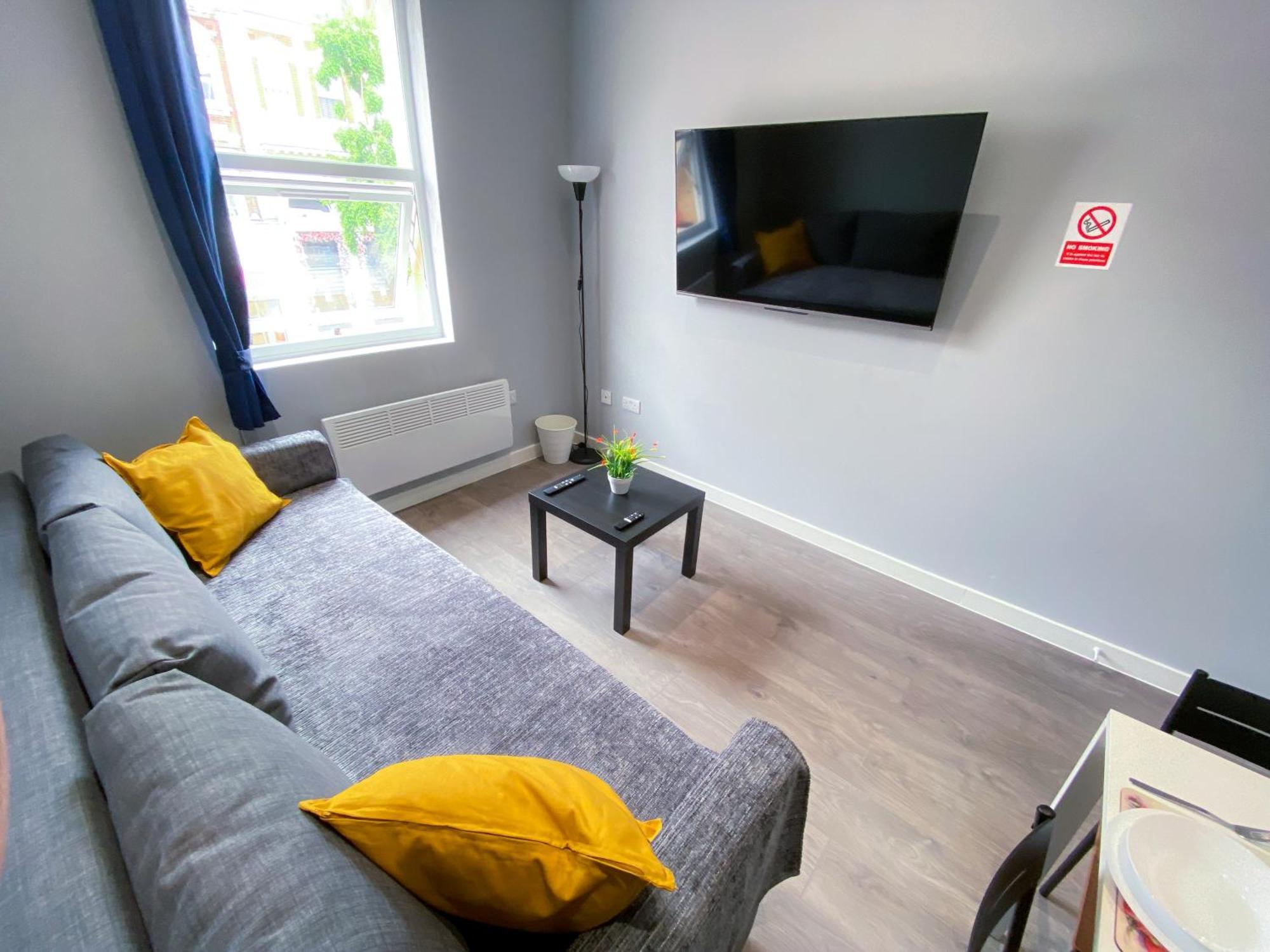 Modern 1 Bedroom Flat In Wood Green London Ngoại thất bức ảnh