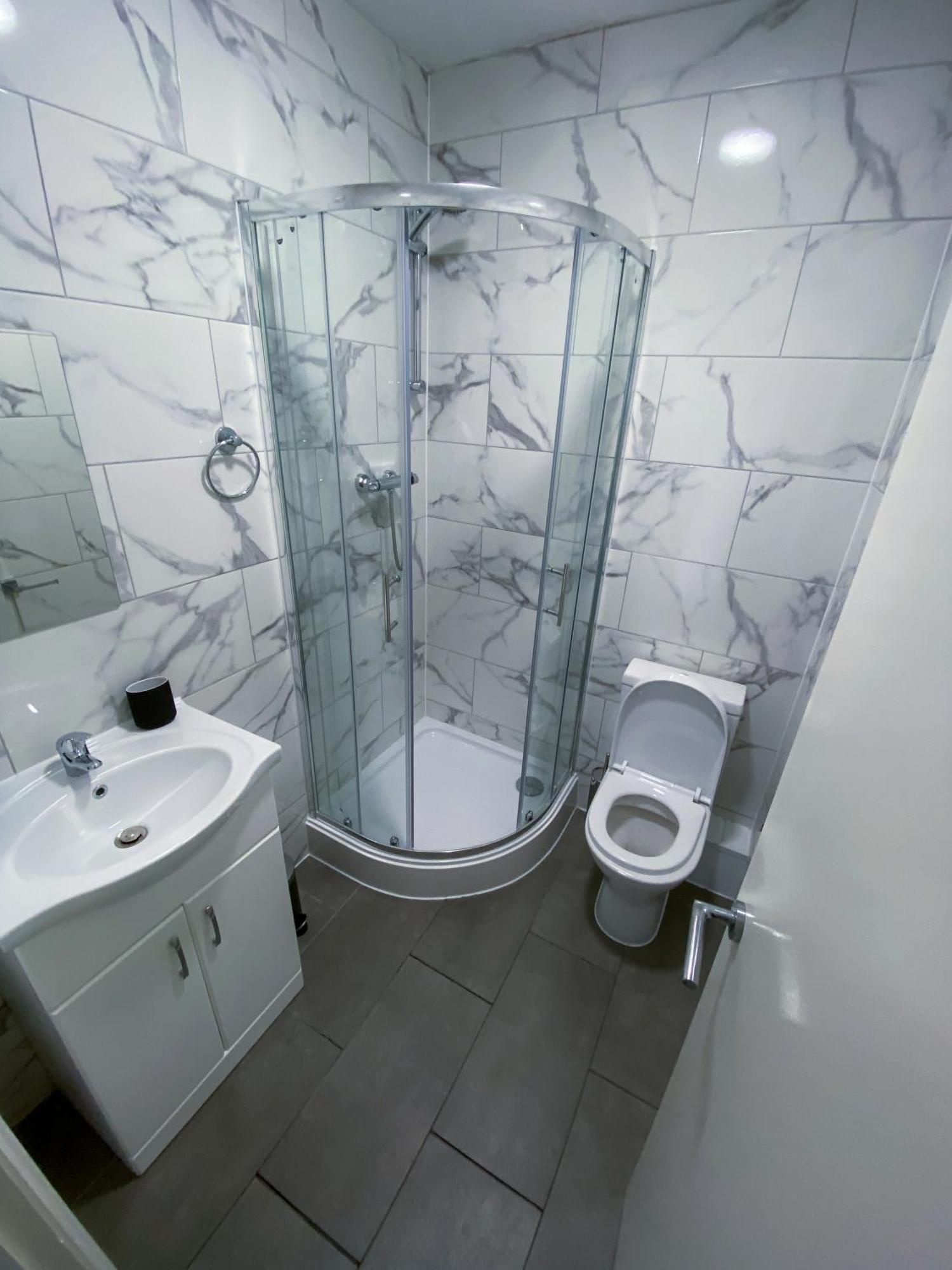 Modern 1 Bedroom Flat In Wood Green London Ngoại thất bức ảnh
