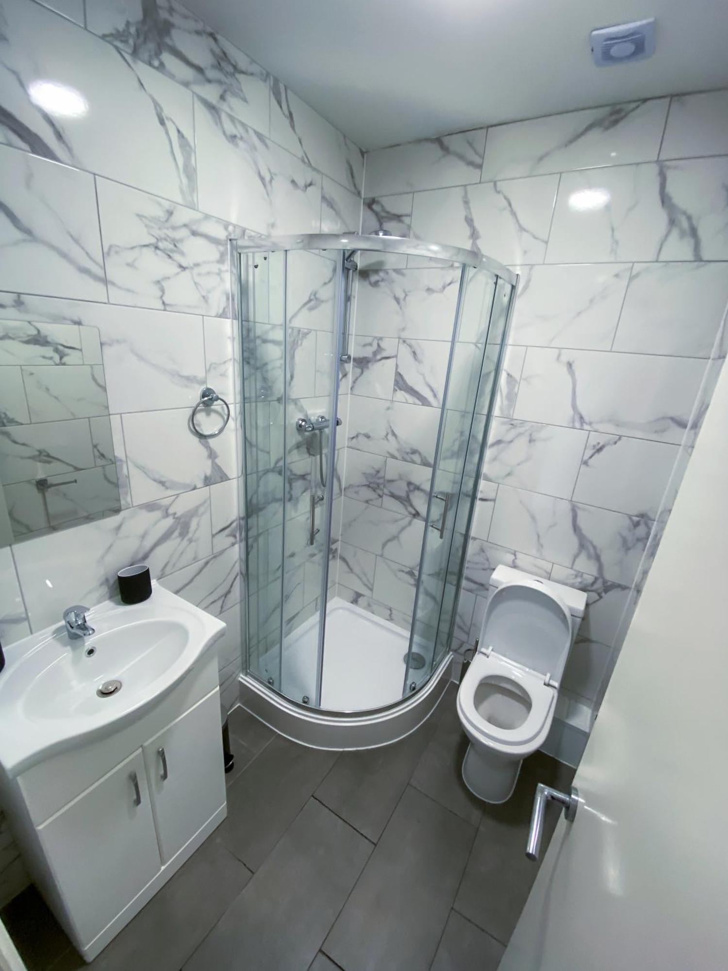 Modern 1 Bedroom Flat In Wood Green London Ngoại thất bức ảnh